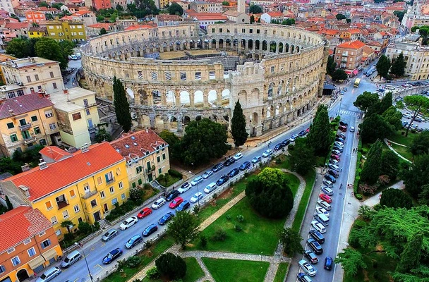 Where to park in Pula?